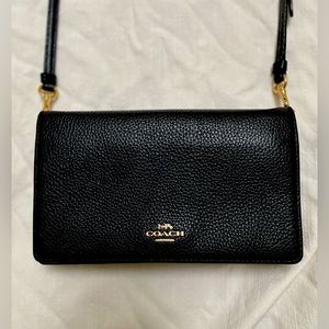 COACH PEBBLE LEATHER ANNA FOLDOVER
CROSSBODY CLUTCH.